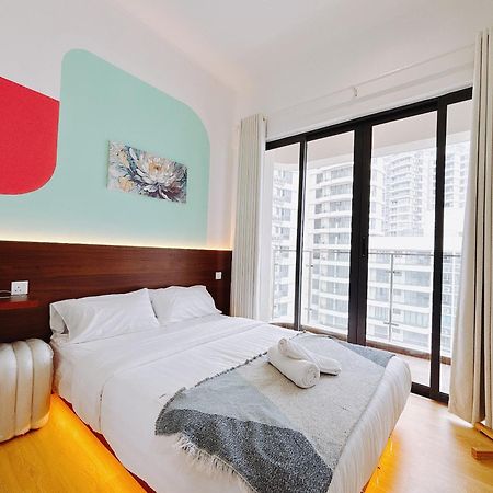 Ferienwohnung Seafront Country Garden Danga Bay By Lions Bay Johor Bahru Zimmer foto